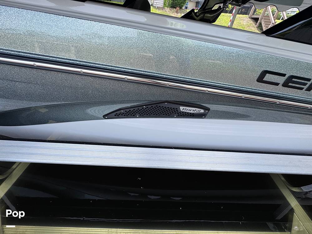 Slide: The Image of Centurion Vi22 WakeBoat 2023 - 15277766