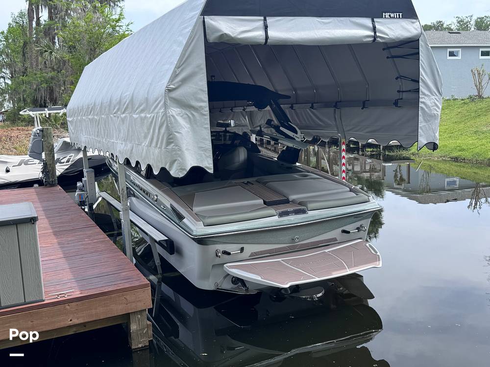 Slide: The Image of Centurion Vi22 WakeBoat 2023 - 15277767