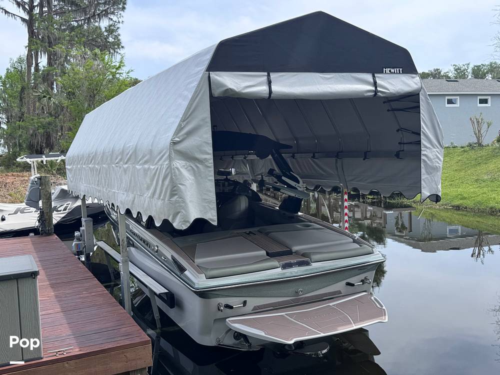 Slide: The Image of Centurion Vi22 WakeBoat 2023 - 15277768