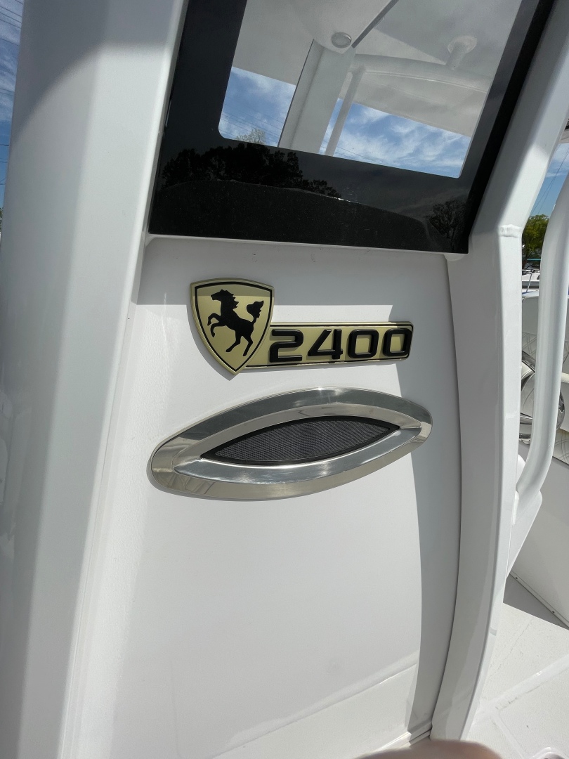 Slide: The Image of Used Power Center Console for sale 2022 Century 2400 CC - CENTURY 2400CC - 4895281
