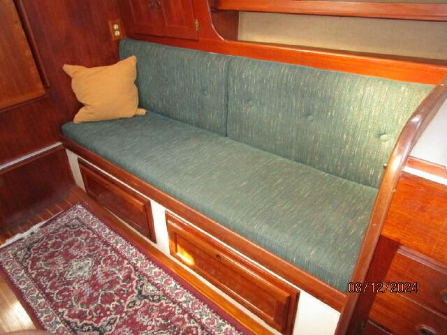 Slide: The Image of 34' Sea Sprite salon starboard seating - 4583163