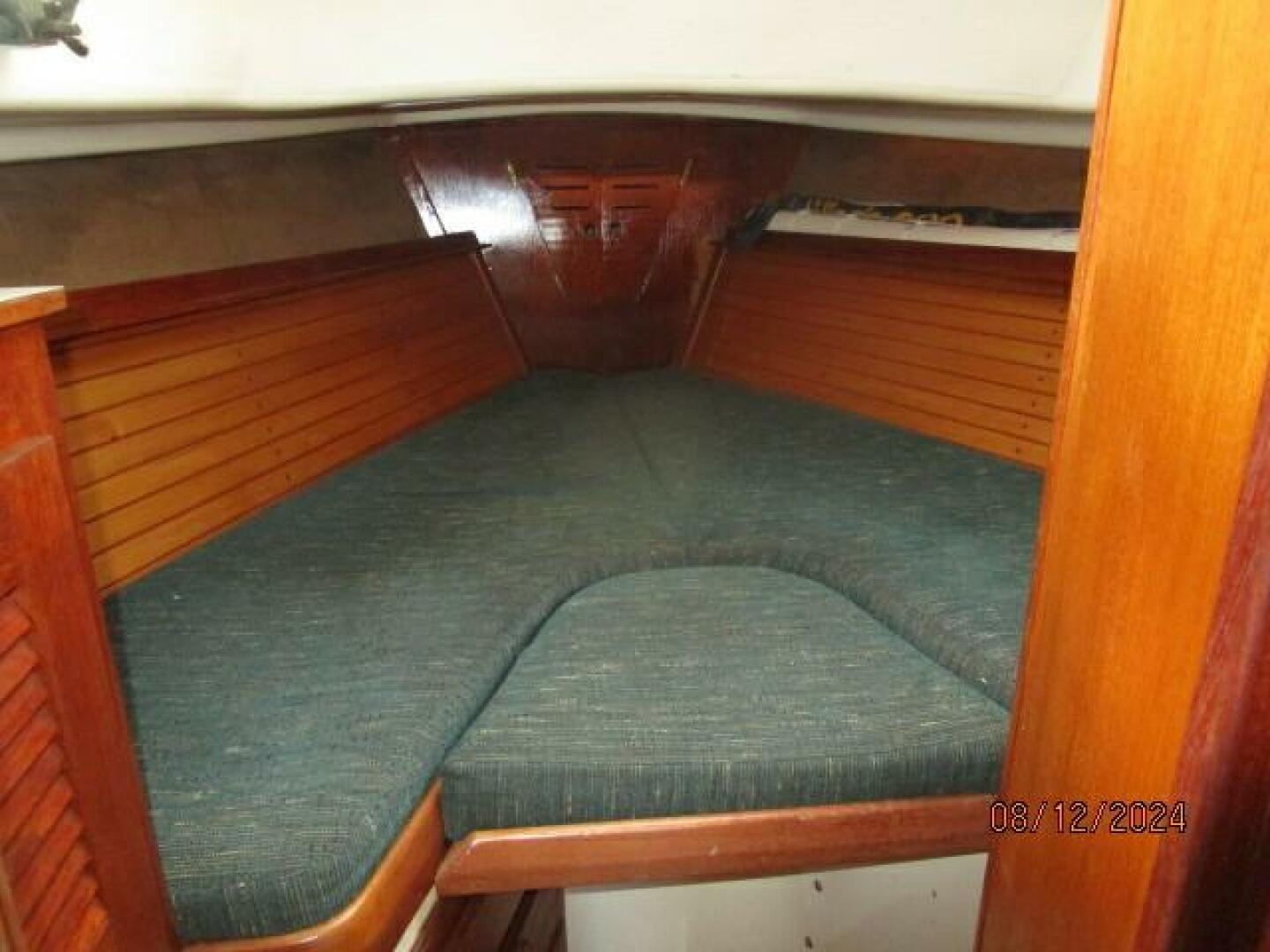 Slide: The Image of 34' Sea Sprite stateroom - 4583167