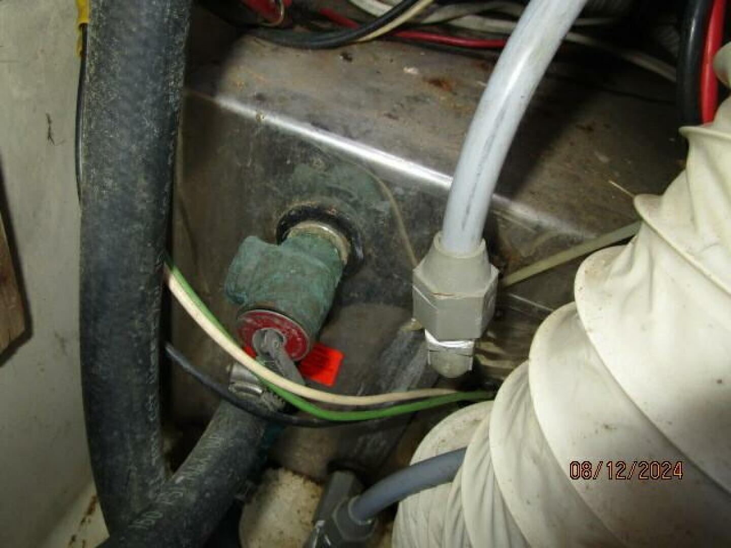 Slide: The Image of 34' Sea Sprite water heater - 4583173