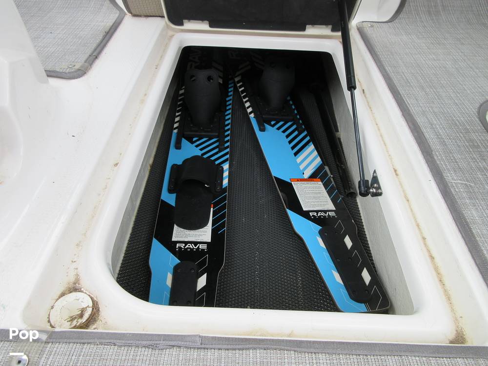 Slide: The Image of Ski Locker - 15036557