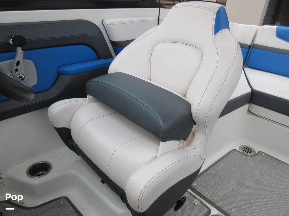 Slide: The Image of Captain's Chair - 15036567