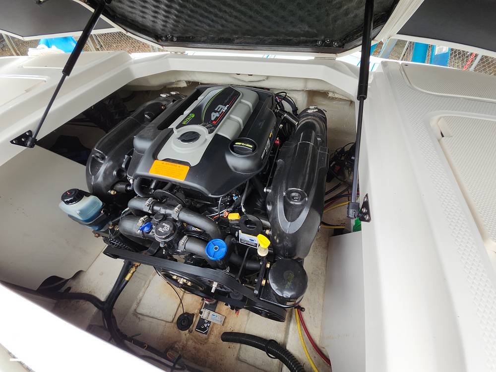 Slide: The Image of Chaparral 21 H20 Sport 2018 - 15531010