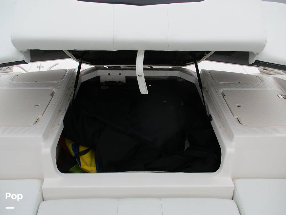 Slide: The Image of HUGE STORAGE AREA - BOAT COVER INSIDE - 15568732