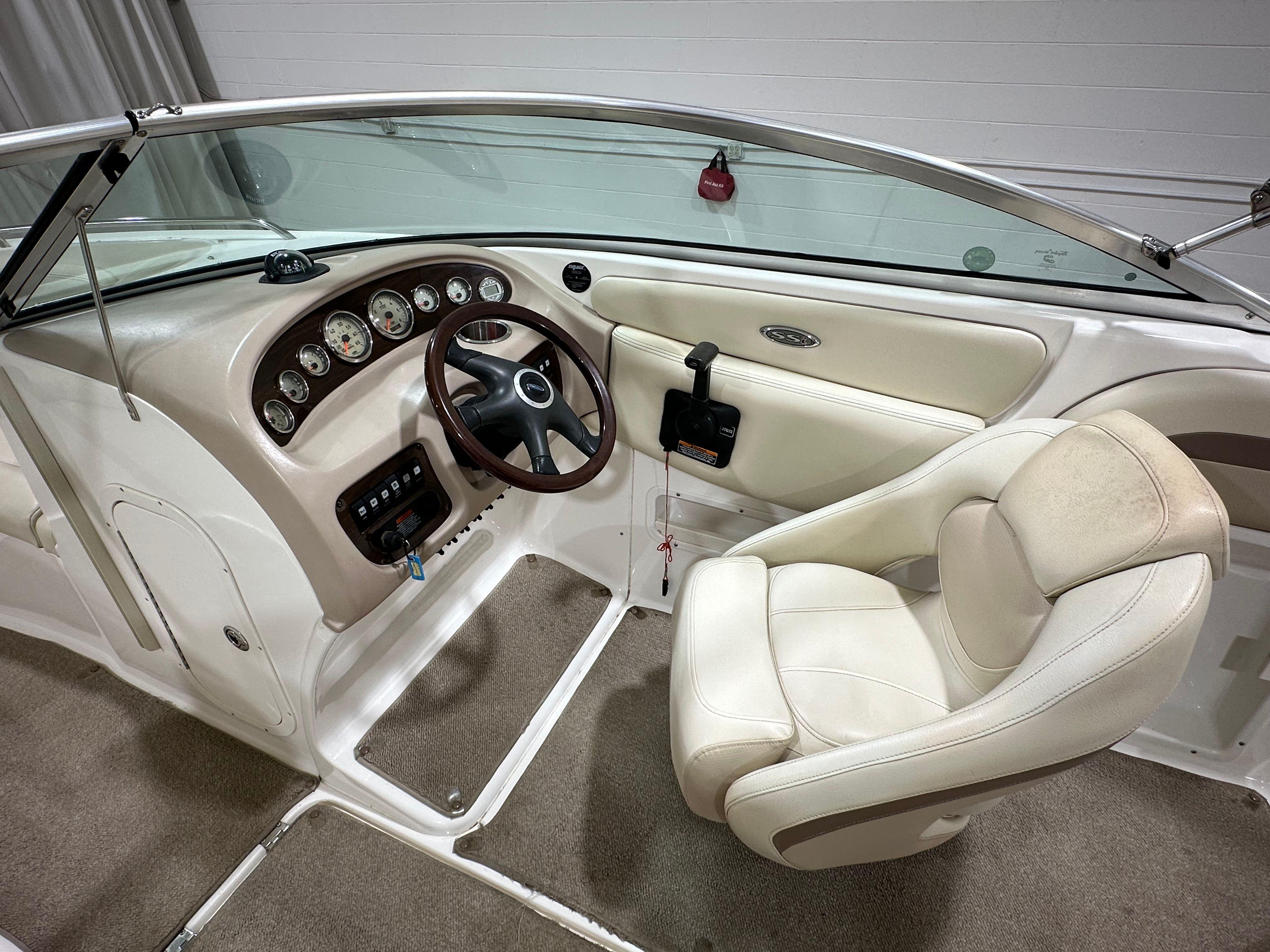 Slide: The Image of 2005 Chaparral 220 Ssi - Image 17 - 17