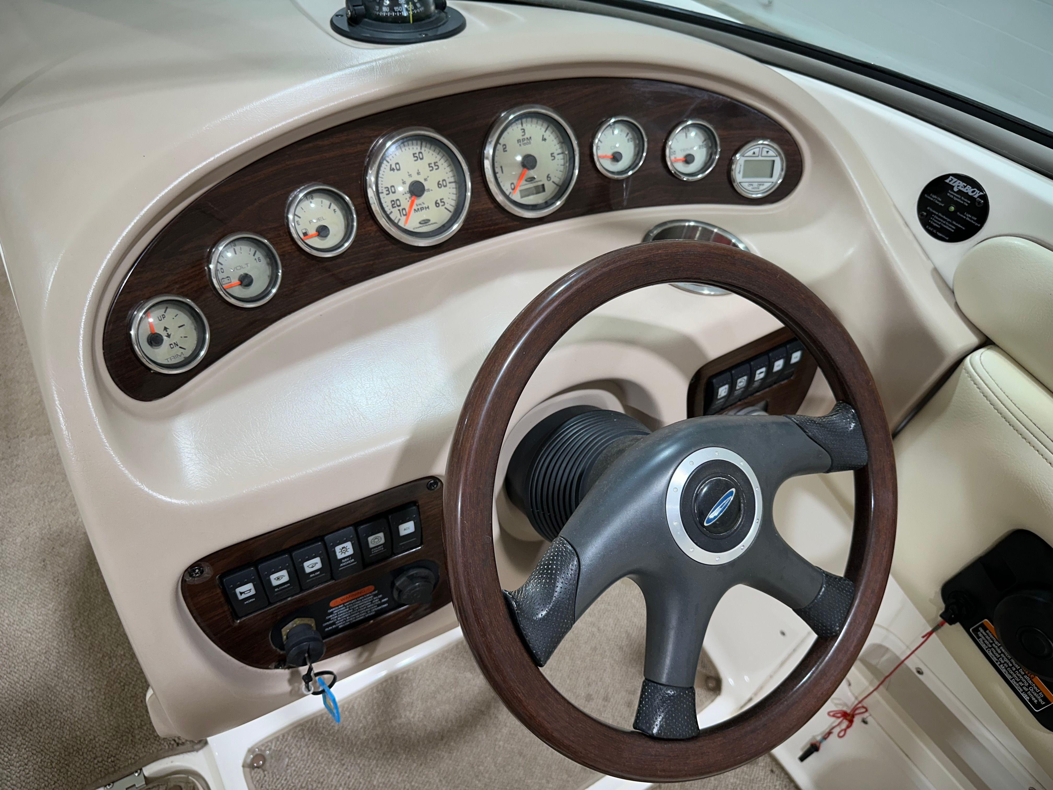 Slide: The Image of 2005 Chaparral 220 Ssi - Image 19 - 19