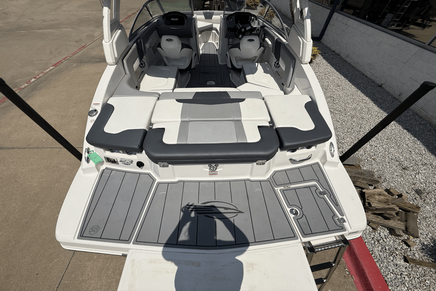 Slide: The Image of Chaparral 230 SSI 2021 - 5