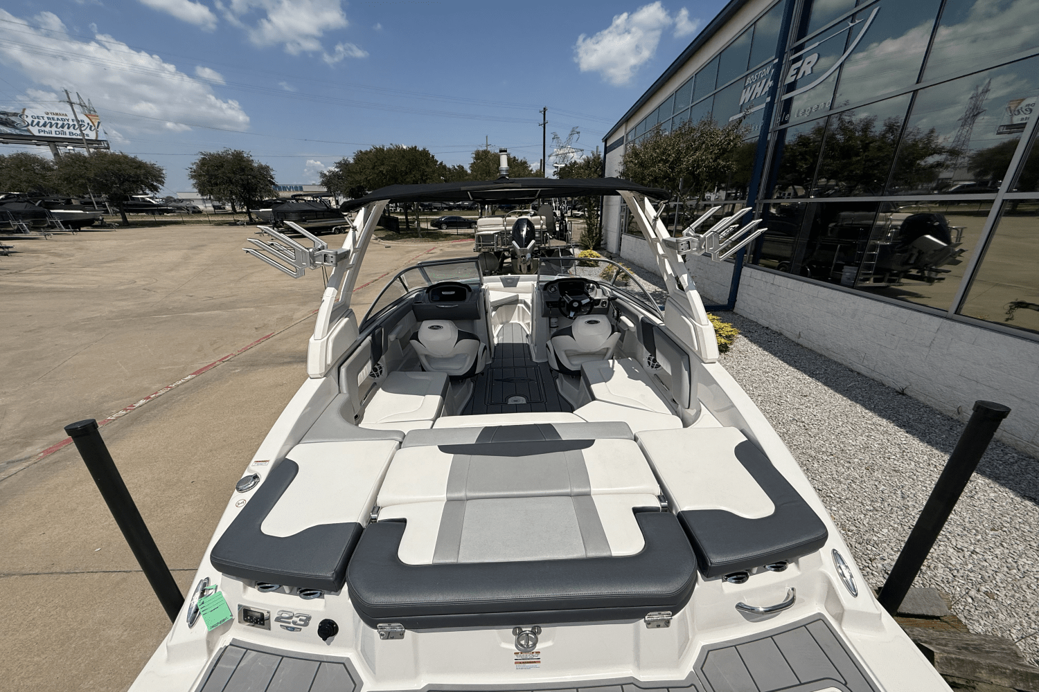 Slide: The Image of Chaparral 230 SSI 2021 - 6