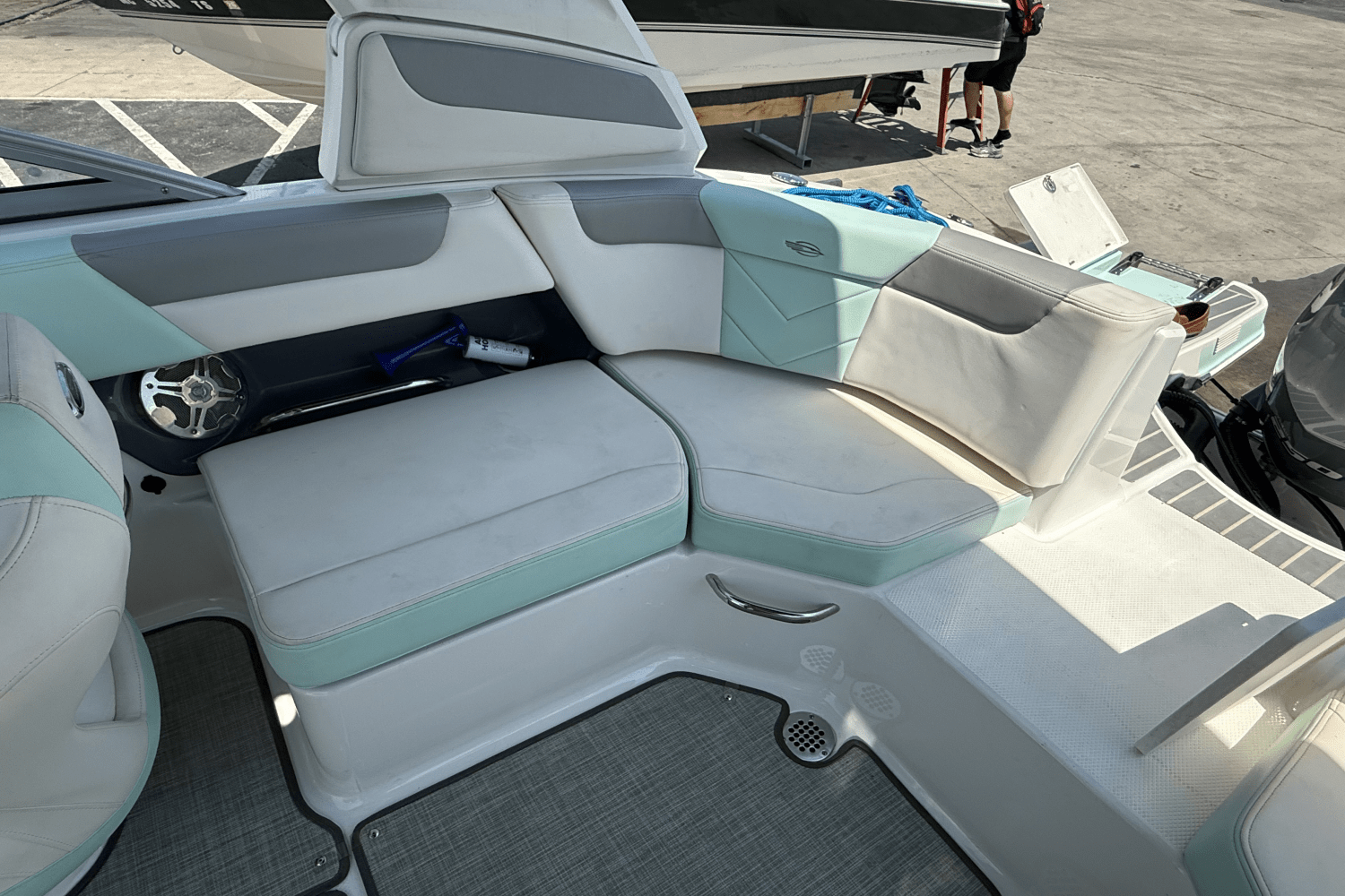Slide: The Image of Chaparral 230 SUNCOAST 2019 - 22