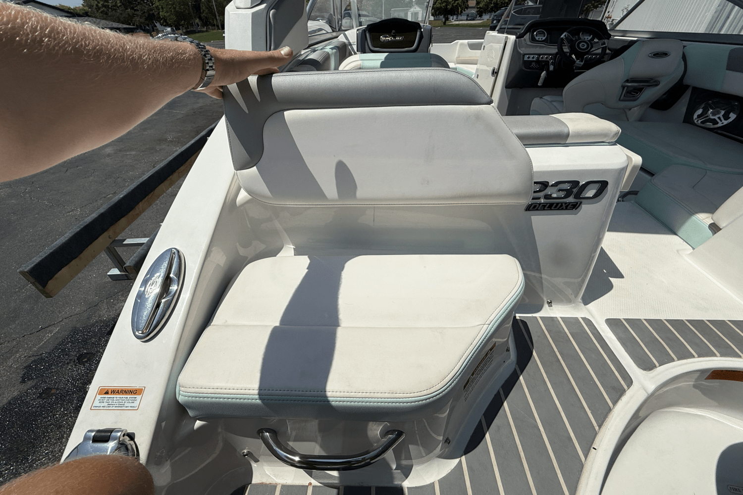 Slide: The Image of Chaparral 230 SUNCOAST 2019 - 24