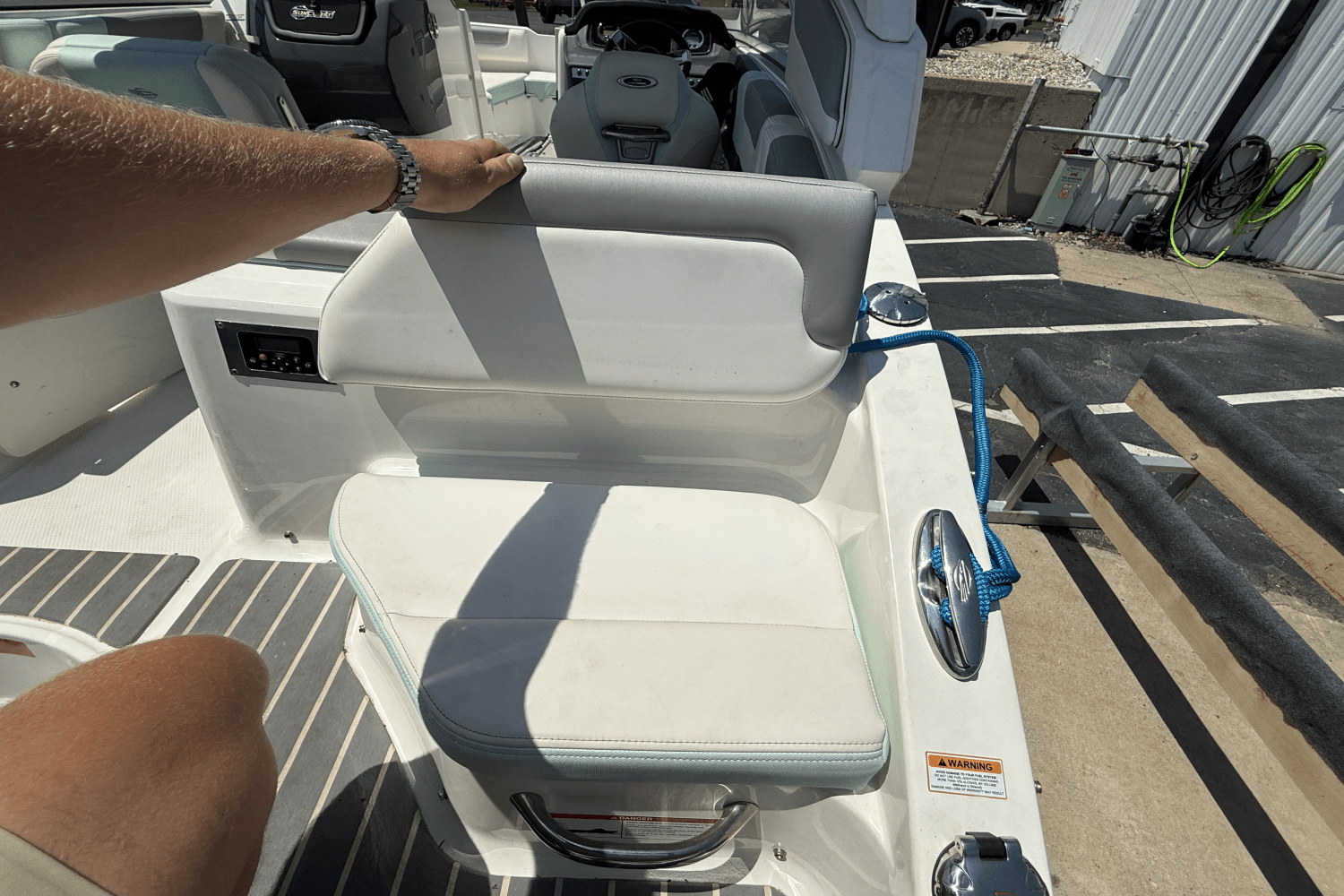 Slide: The Image of Chaparral 230 SUNCOAST 2019 - 25