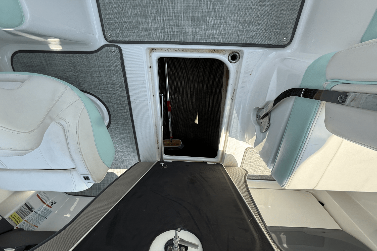 Slide: The Image of Chaparral 230 SUNCOAST 2019 - 32