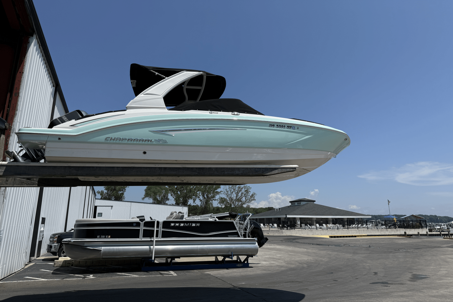 Slide: The Image of Chaparral 230 SUNCOAST 2019 - 5