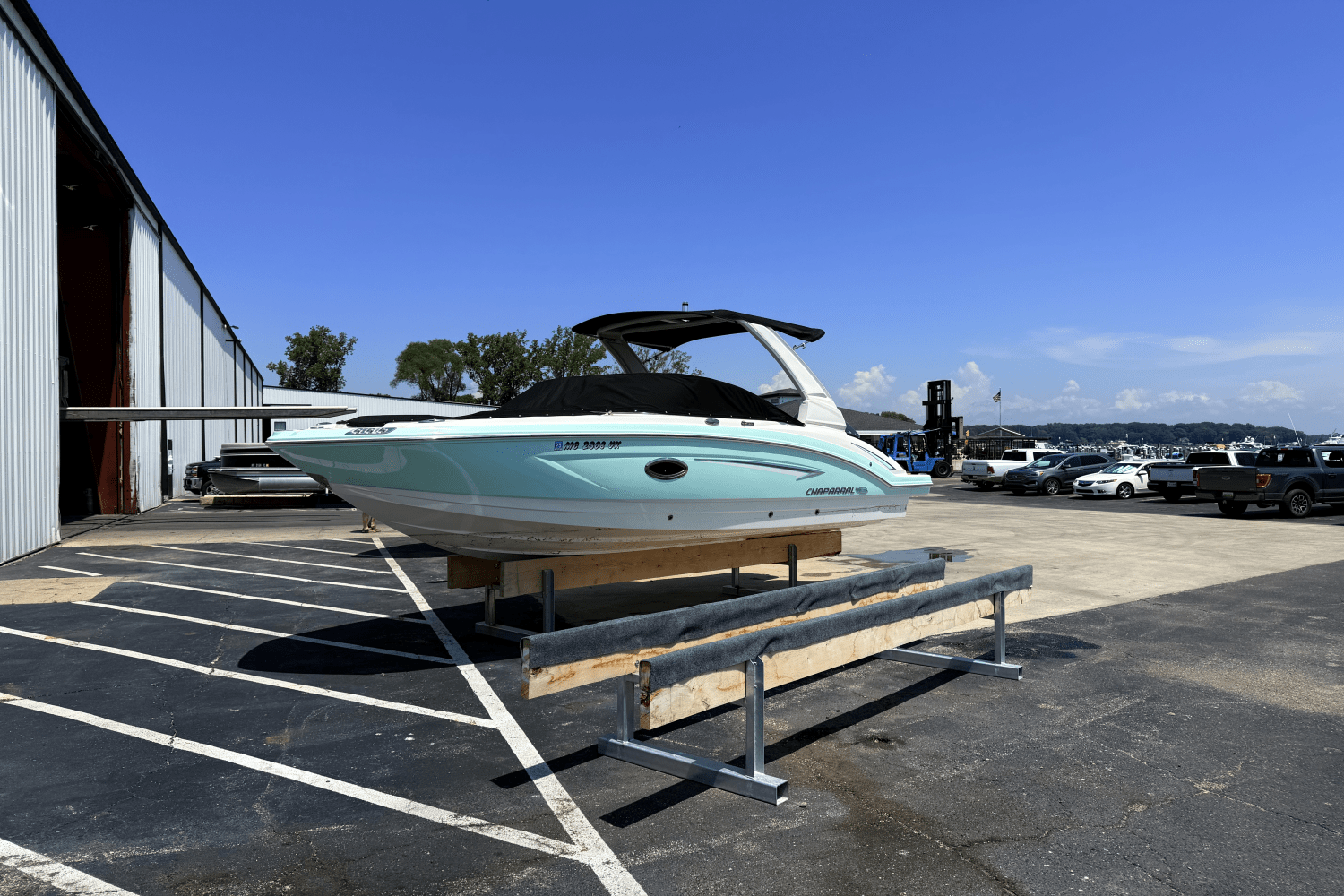 Slide: The Image of Chaparral 230 SUNCOAST 2019 - 7