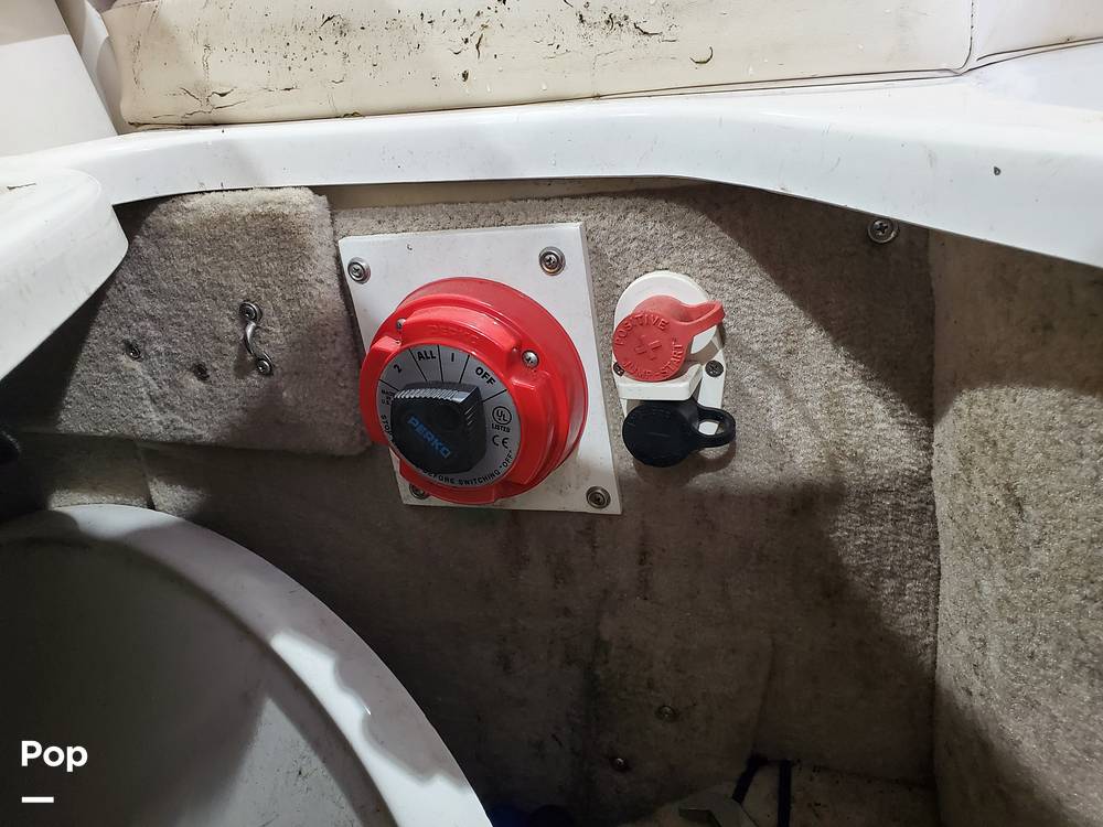 Slide: The Image of Battery Switch And Emergency Jump Start Posts - 8009672