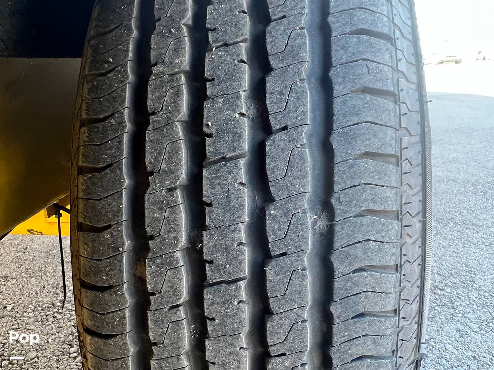 Slide: The Image of New Tires - 13433118