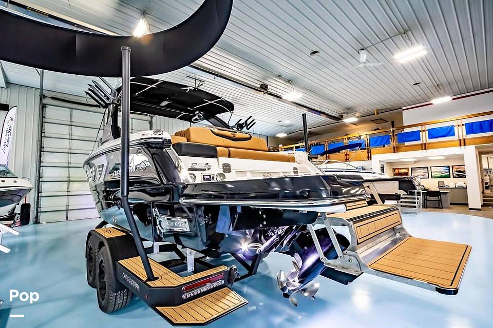Slide: The Image of Chaparral 26 SURF Black Edition 2022 - 14982074