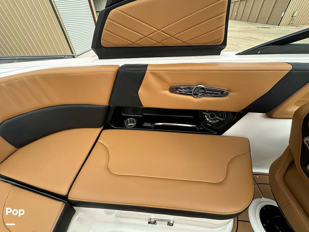 Slide: The Image of Chaparral 26 SURF Black Edition 2022 - 15313121