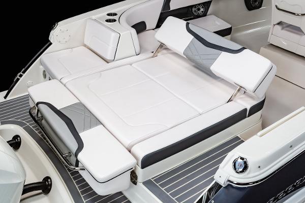 Slide: The Image of Chaparral 280 OSX 2023 - 7