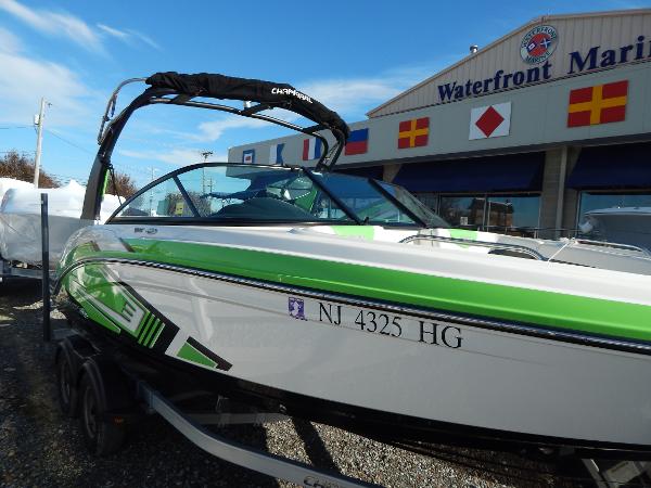 Slide: The Image of 2015 Chaparral Vortex 223 VRX boat at Waterfront Marine dealership. - 9