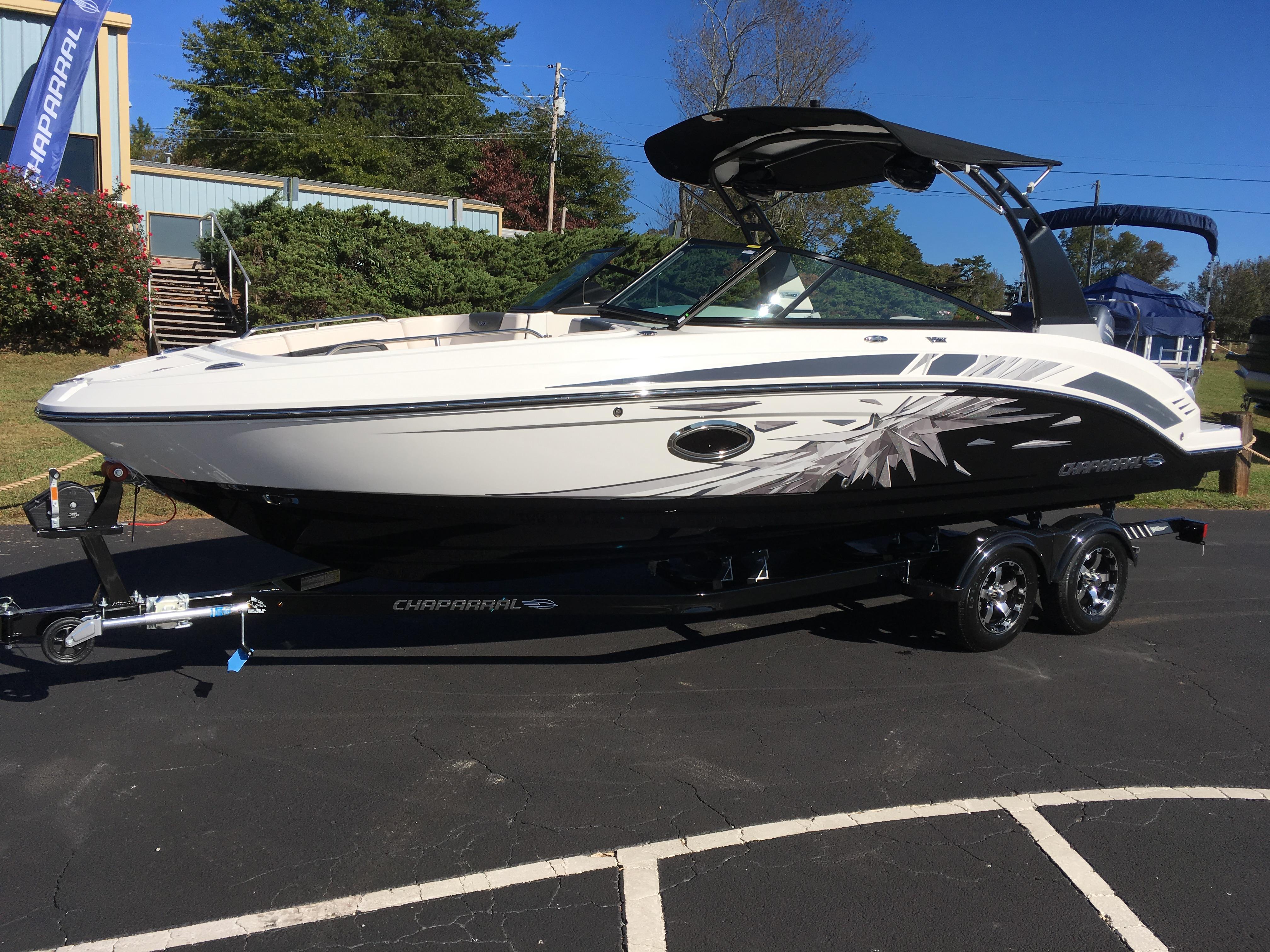 Slide: The Image of Chaparral Vortex 2430 VRX Surf Edition 2018 - 2
