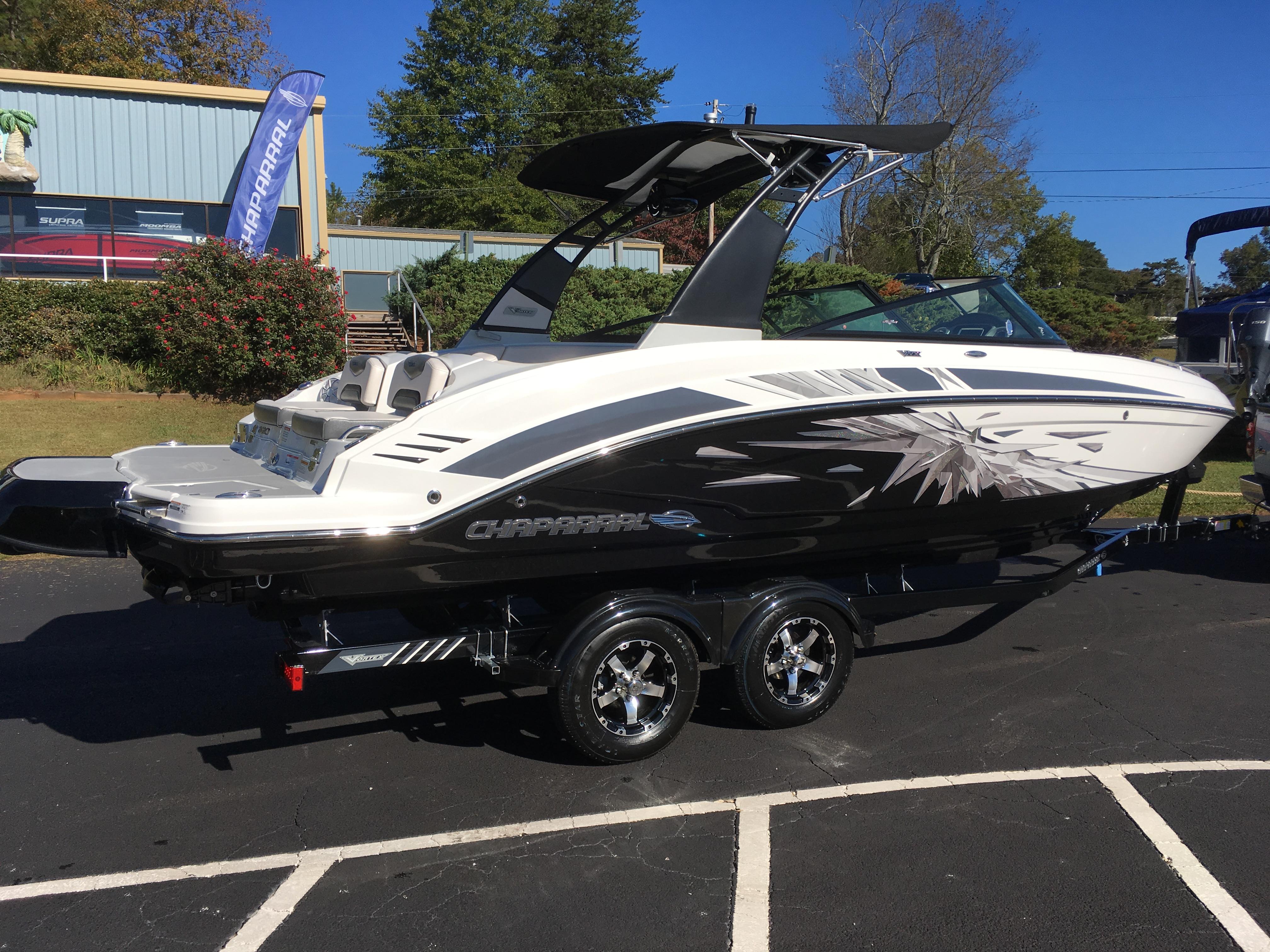 Slide: The Image of Chaparral Vortex 2430 VRX Surf Edition 2018 - 6