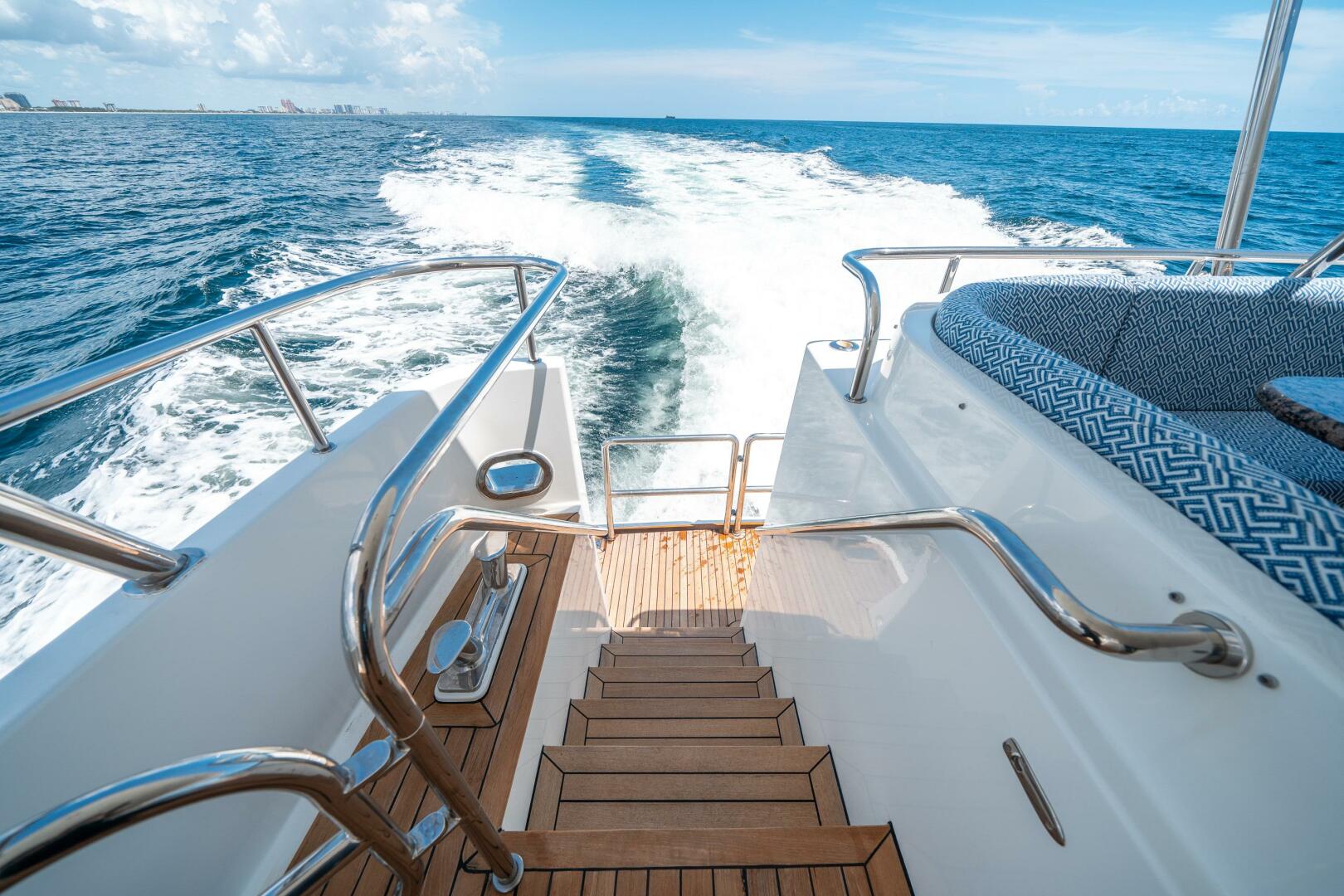 Slide: The Image of Cheoy Lee Bravo Series Motor Yacht 2006 - 4586766