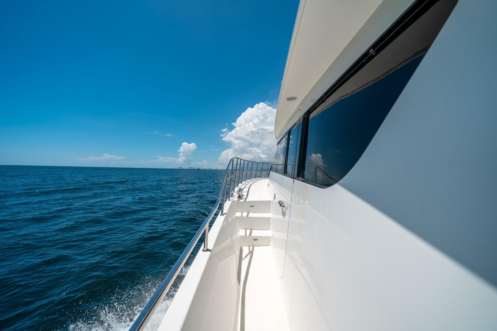 Slide: The Image of Cheoy Lee Bravo Series Motor Yacht 2006 - 4586778