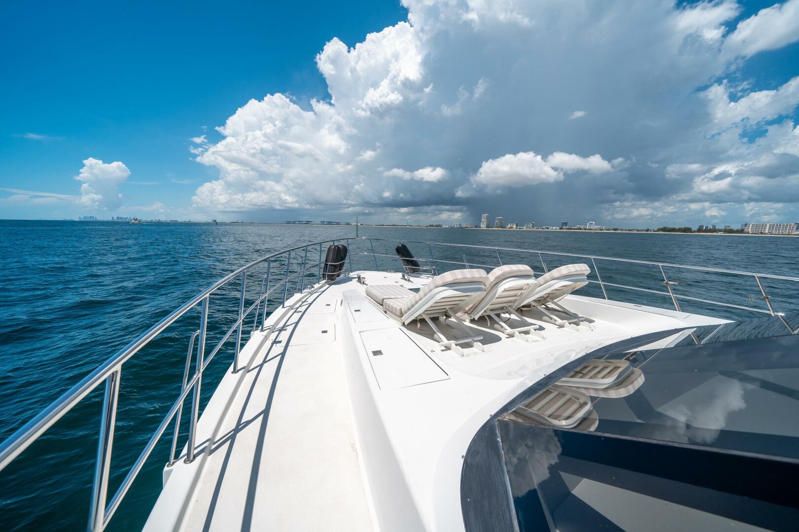 Slide: The Image of Cheoy Lee Bravo Series Motor Yacht 2006 - 4586782
