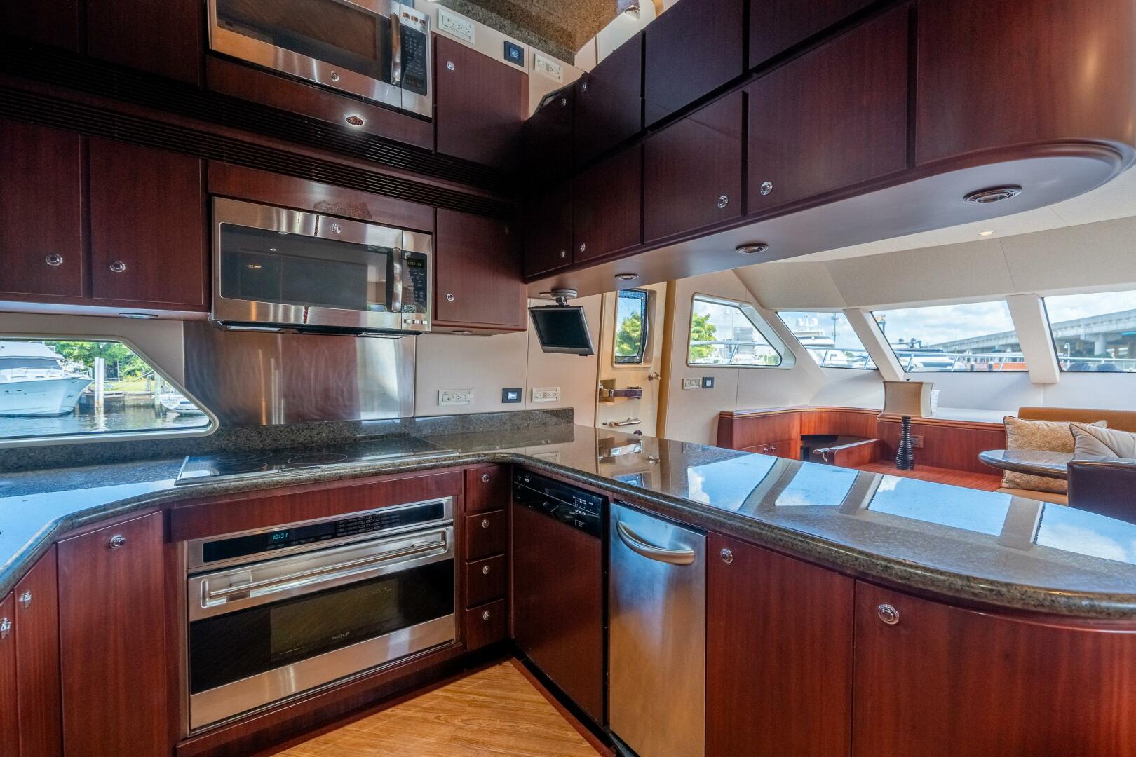 Slide: The Image of Cheoy Lee Bravo Series Motor Yacht 2006 - 4586800