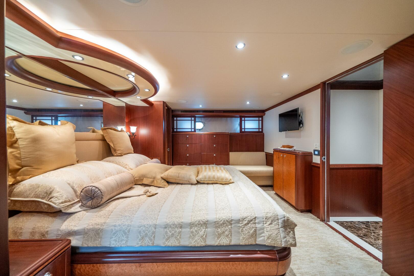 Slide: The Image of Cheoy Lee Bravo Series Motor Yacht 2006 - 4586811