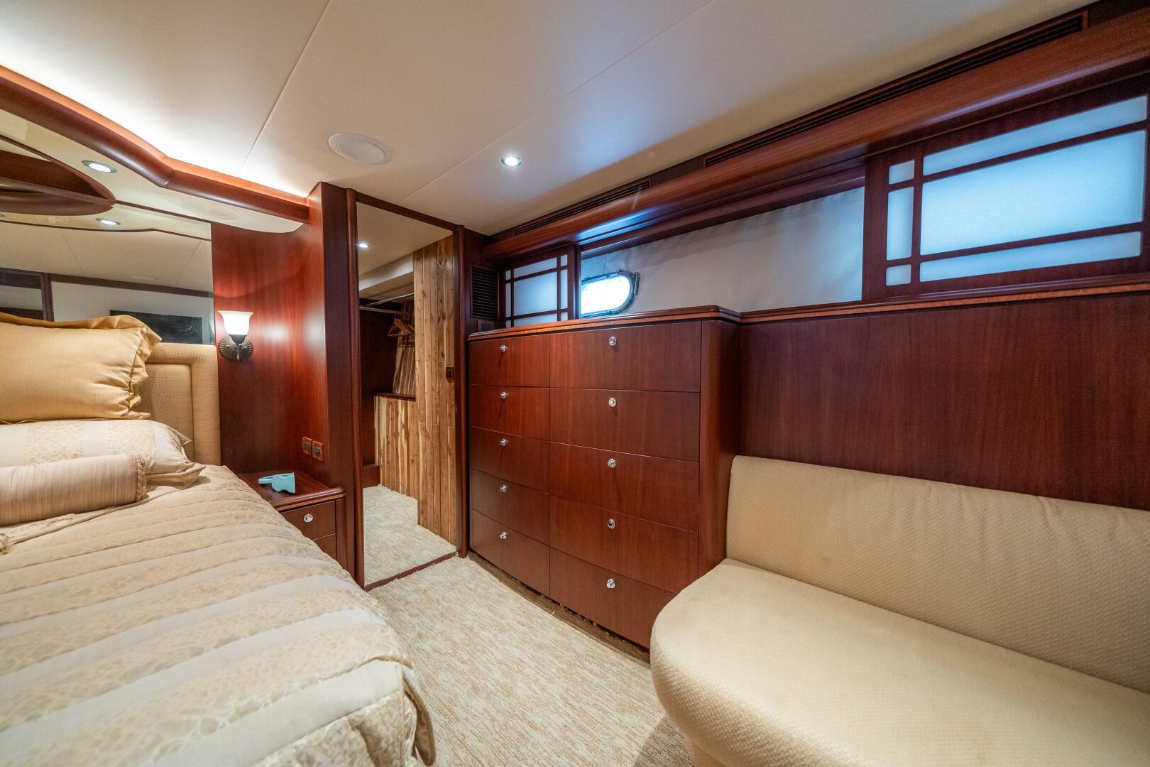 Slide: The Image of Cheoy Lee Bravo Series Motor Yacht 2006 - 4586813