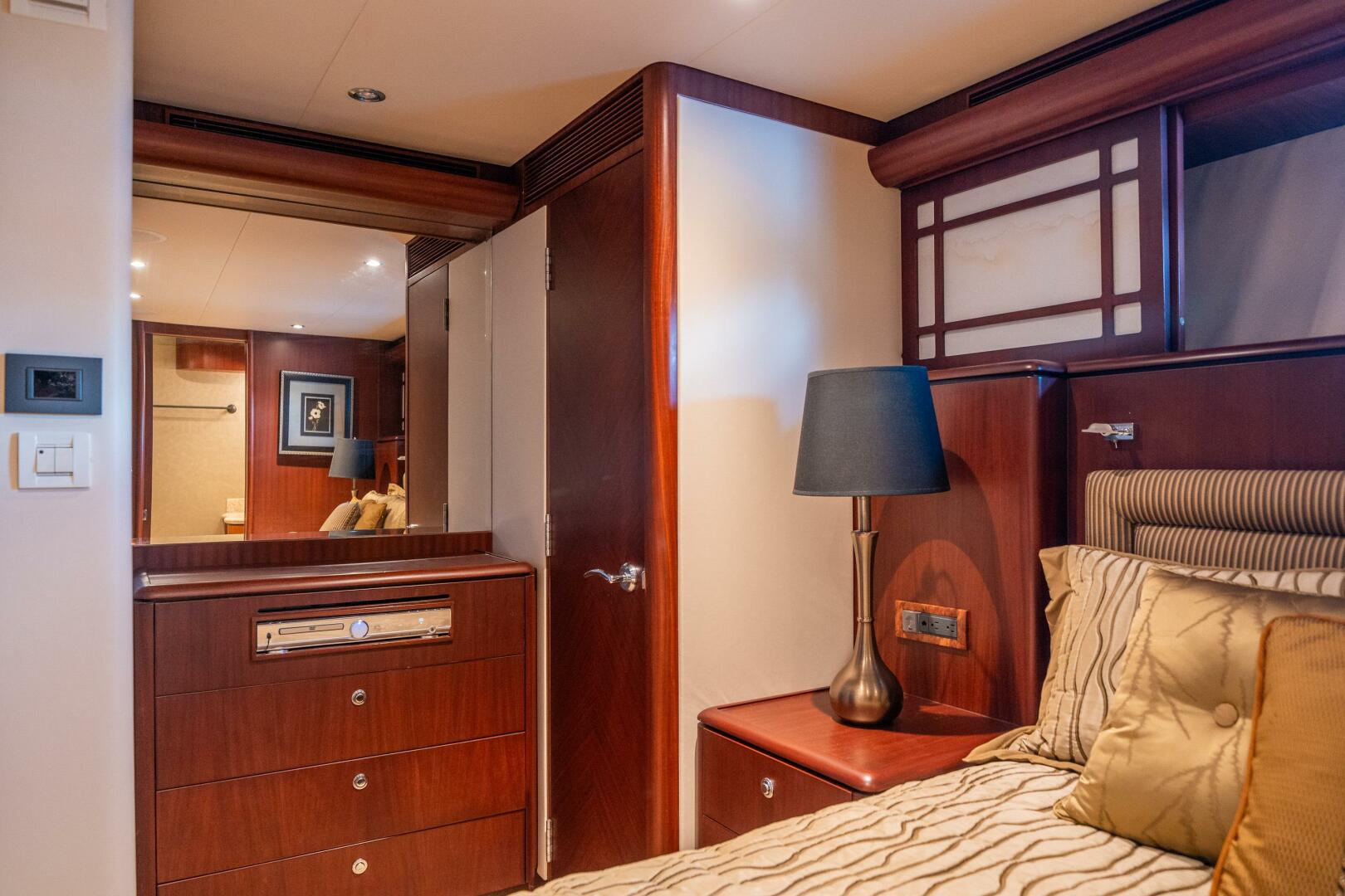 Slide: The Image of Cheoy Lee Bravo Series Motor Yacht 2006 - 4586814