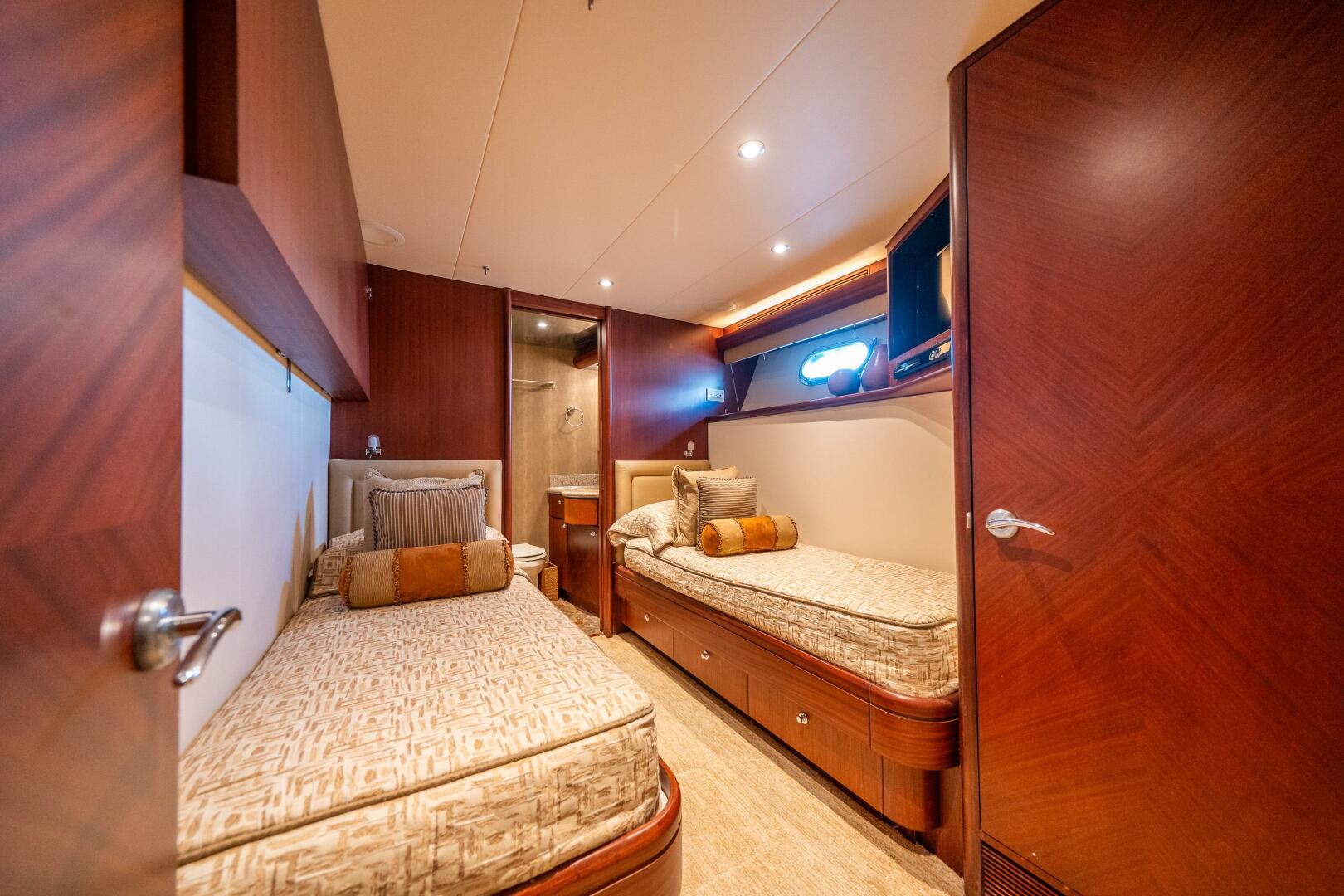 Slide: The Image of Cheoy Lee Bravo Series Motor Yacht 2006 - 4586854