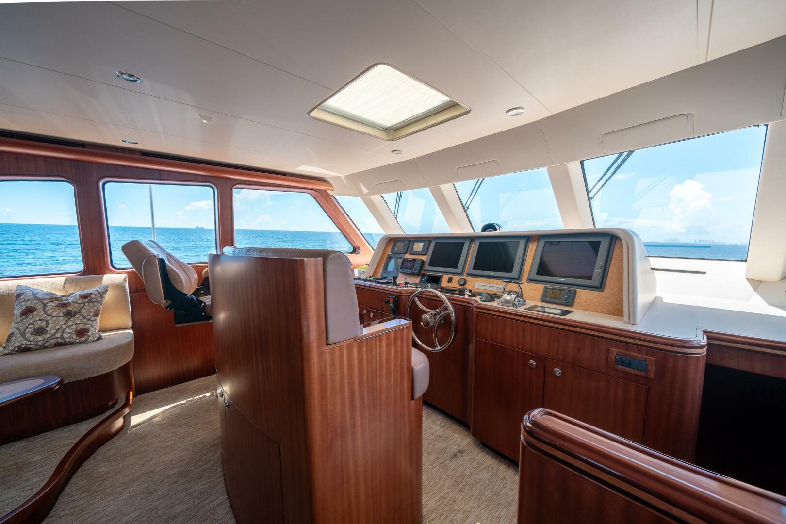 Slide: The Image of Cheoy Lee Bravo Series Motor Yacht 2006 - 4586870