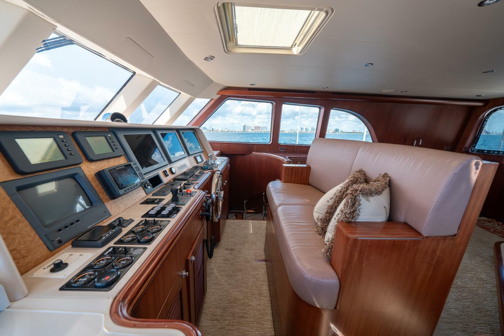Slide: The Image of Cheoy Lee Bravo Series Motor Yacht 2006 - 4586871