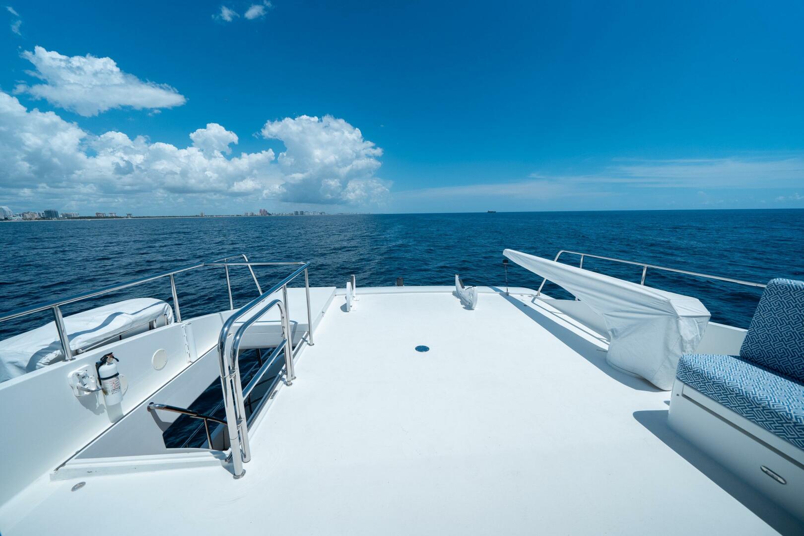 Slide: The Image of Cheoy Lee Bravo Series Motor Yacht 2006 - 4586879