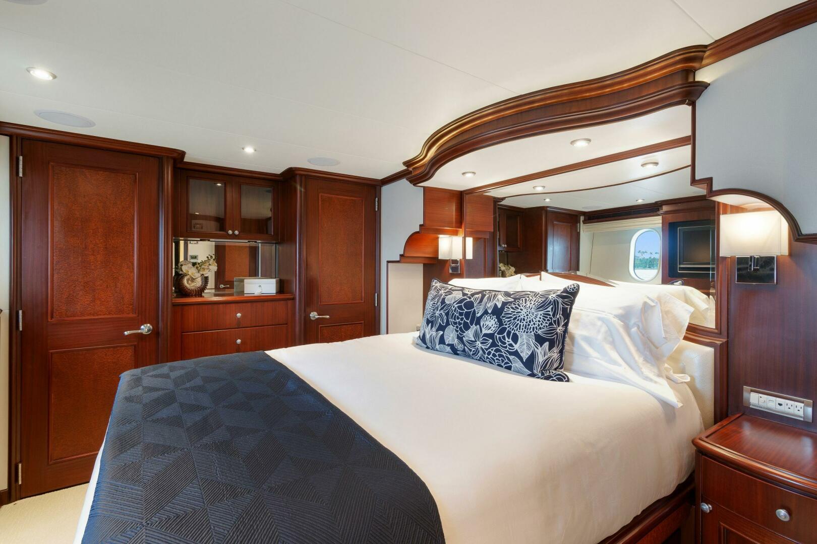 Slide: The Image of Cheoy Lee Cockpit Motor Yacht 2007 - 5051876