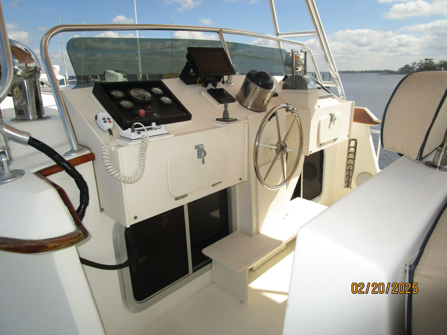 Slide: The Image of 50' Cherubini flybridge helm1 - 5060393