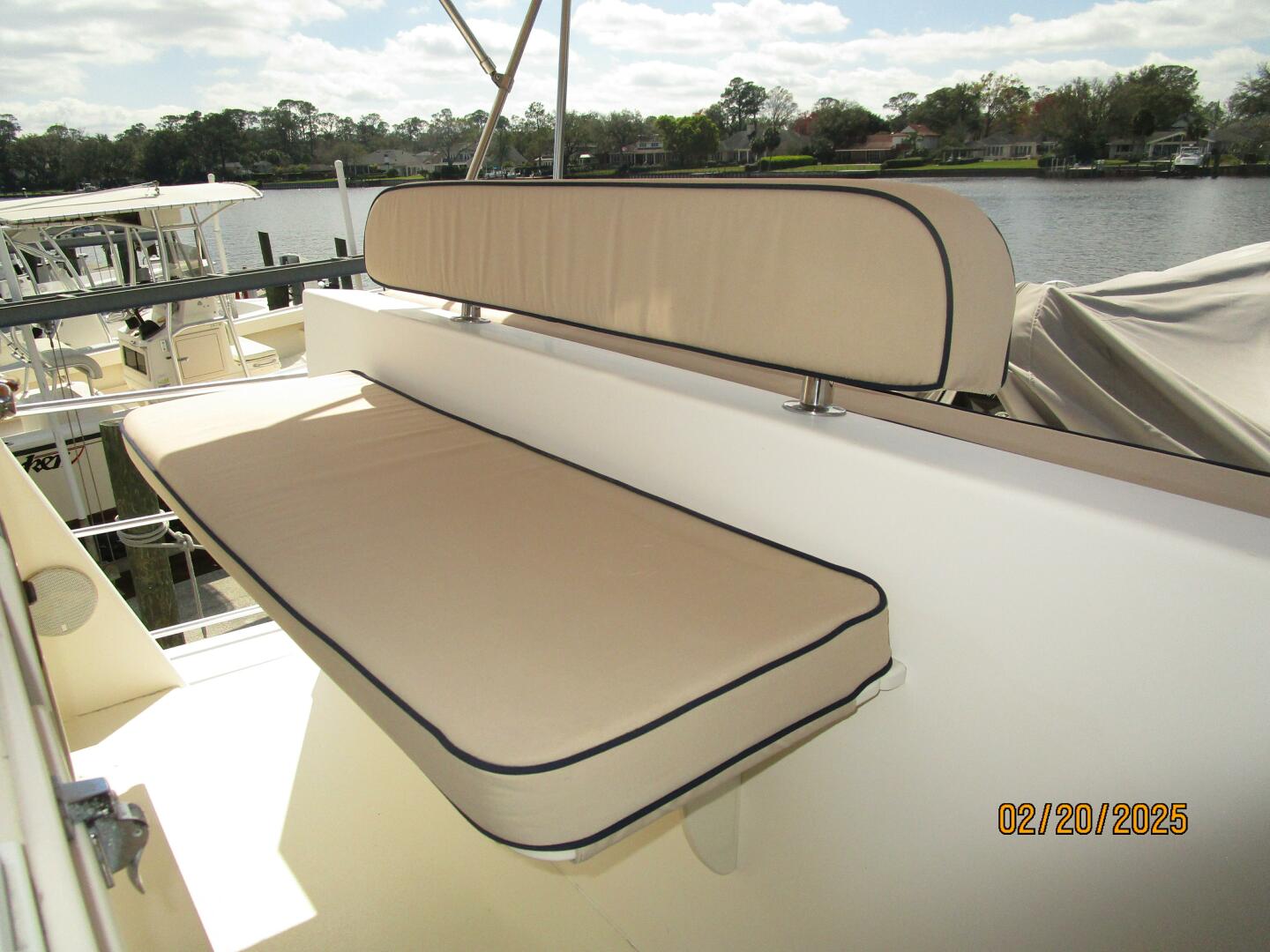 Slide: The Image of 50' Cherubini flybridge helmseat - 5060389