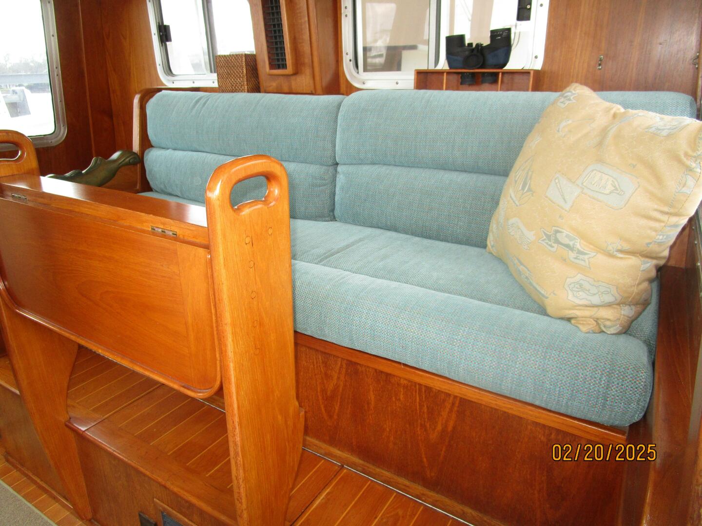 Slide: The Image of 50' Cherubini pilothosue aft seating2 - 5060620