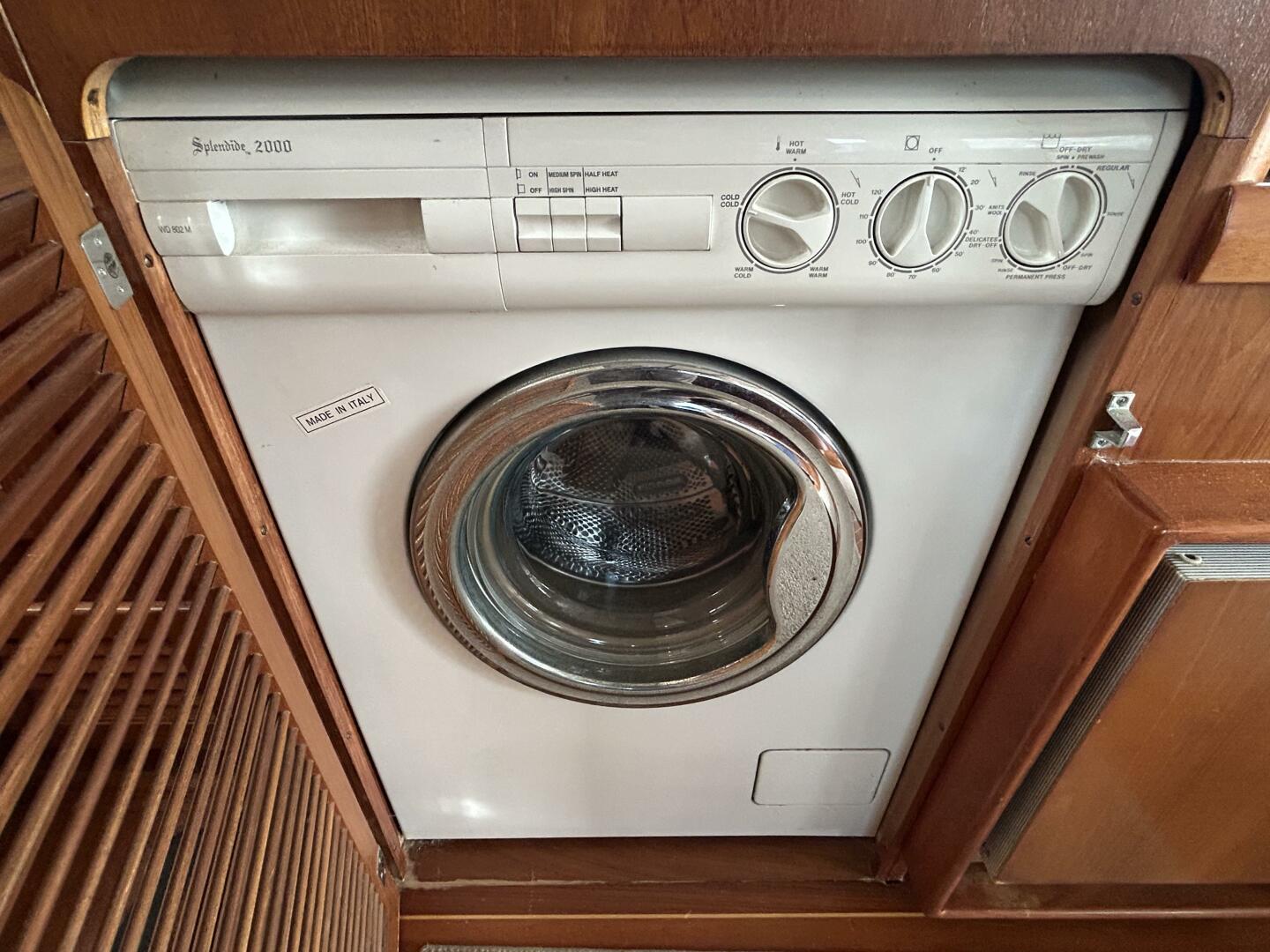 Slide: The Image of 50' Cherubini washer-dryer - 5060780