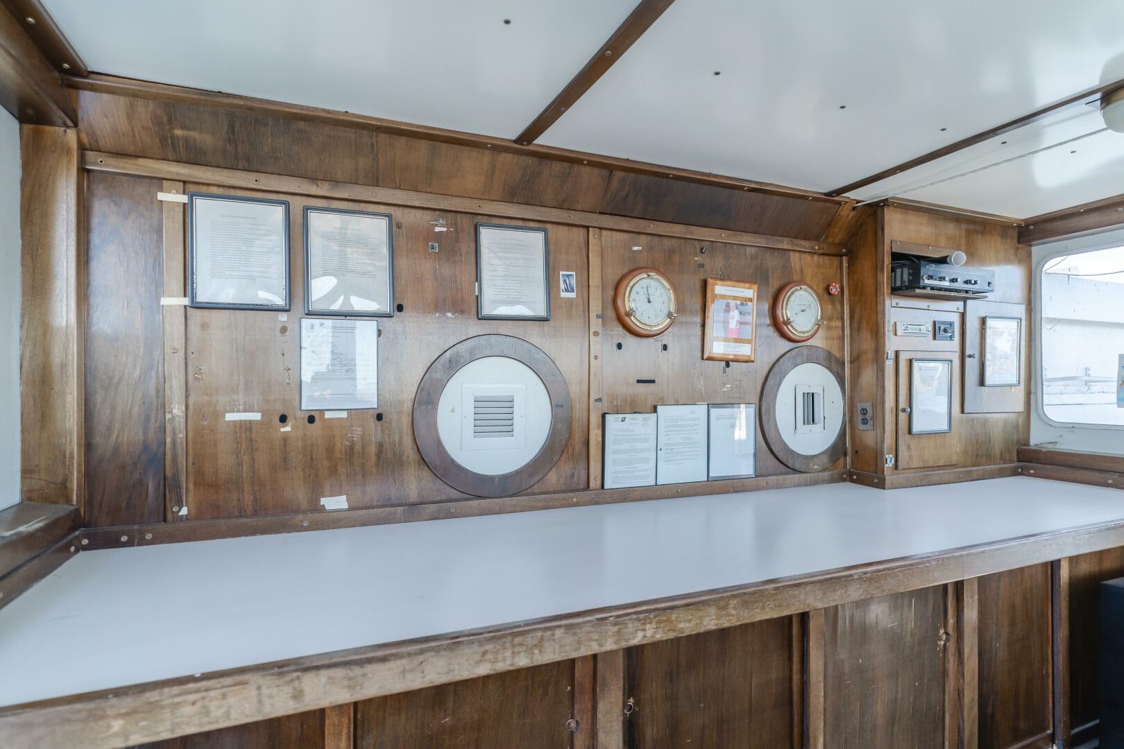 Slide: The Image of Enhydra Pilothouse interior - 4049348