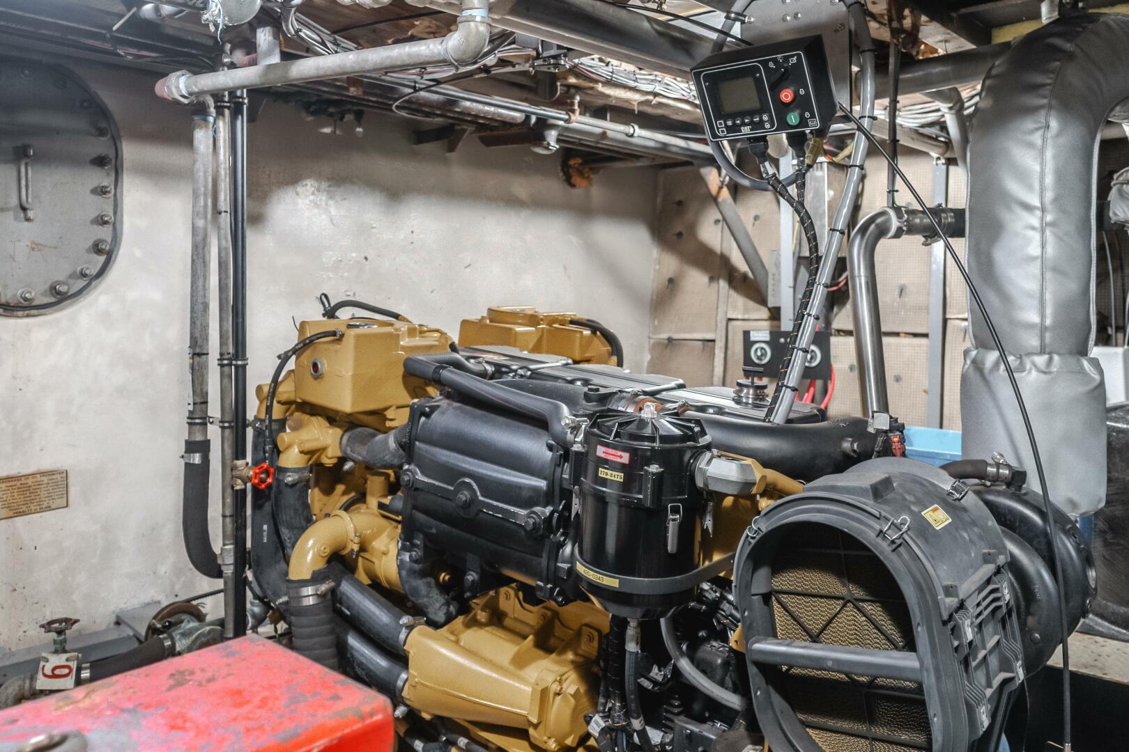 Slide: The Image of Enhydra Caterpillar Motor - 4049248