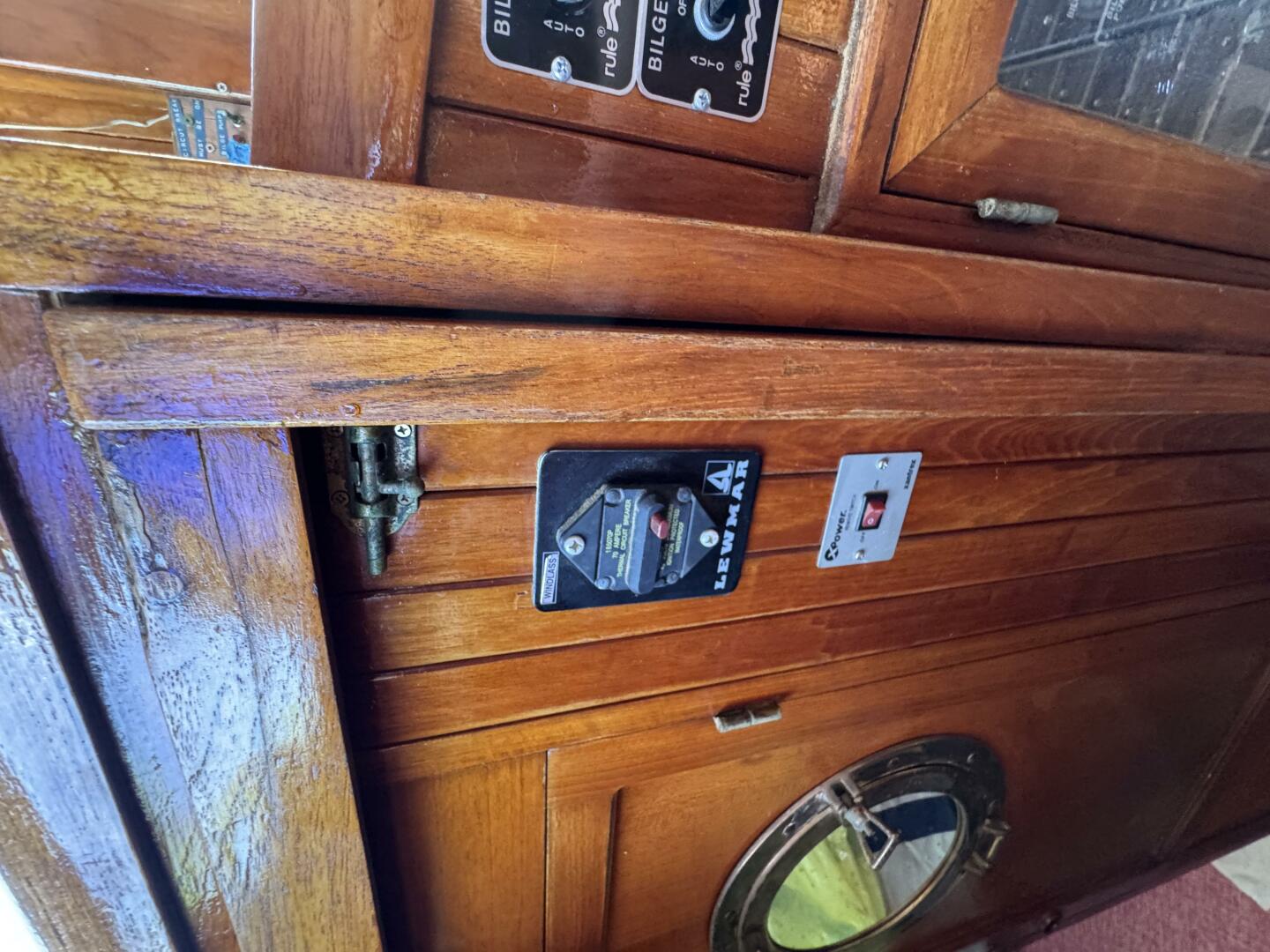 Slide: The Image of Chien Hwa Senator Futura Sundeck 1987 - 5288404