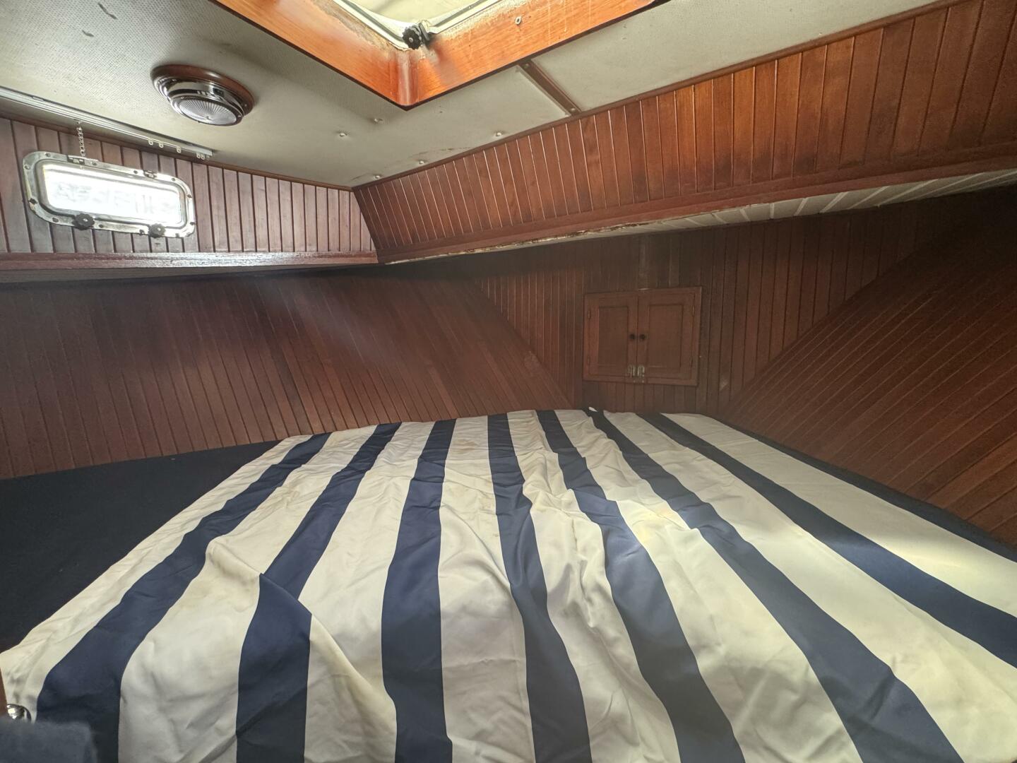 Slide: The Image of Chien Hwa Senator Futura Sundeck 1987 - 5288449