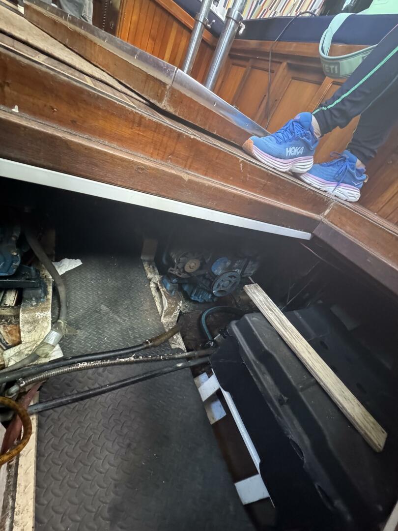 Slide: The Image of Chien Hwa Senator Futura Sundeck 1987 - 5288455